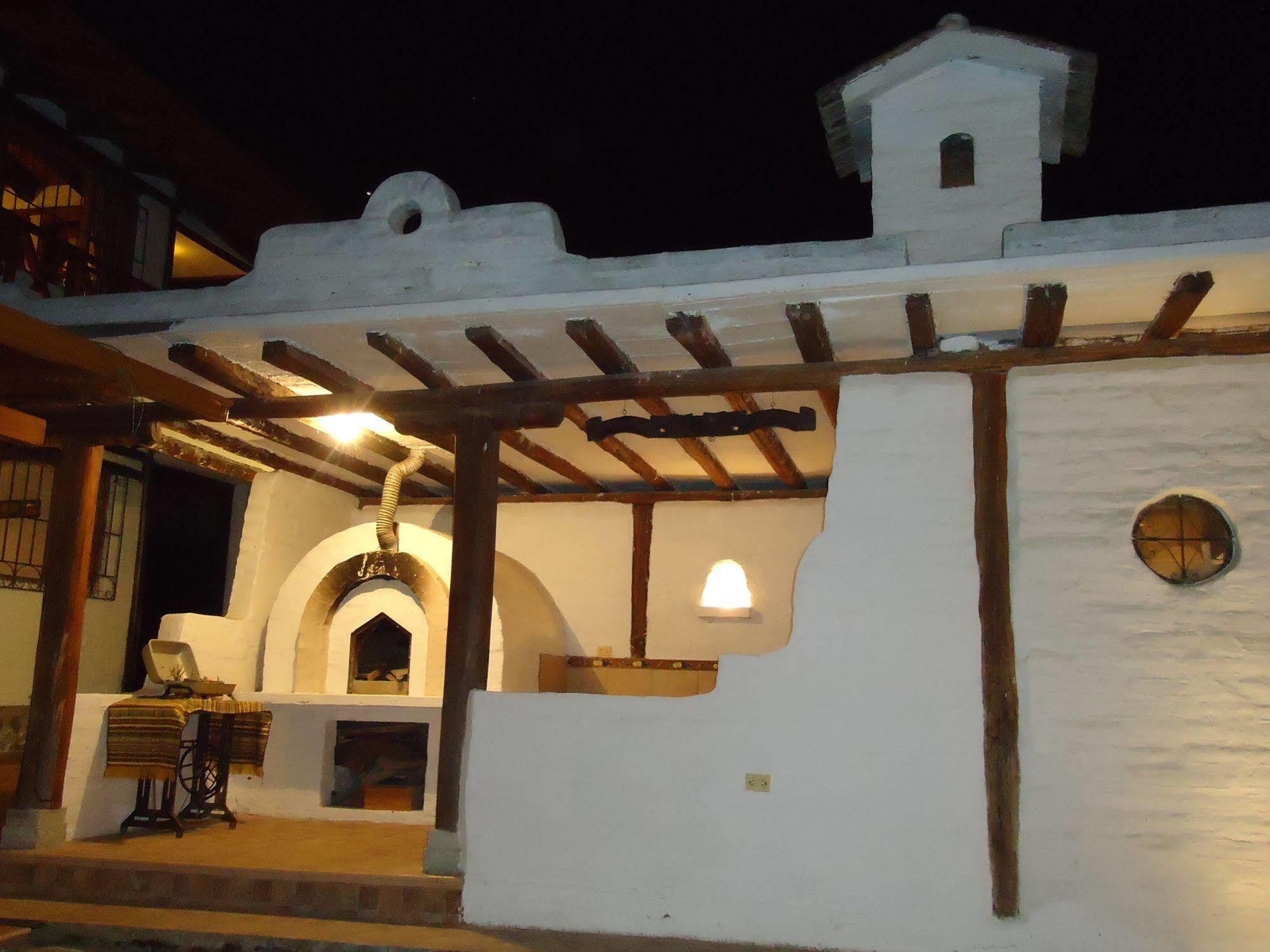 Posada Mirolindo Quito Bagian luar foto