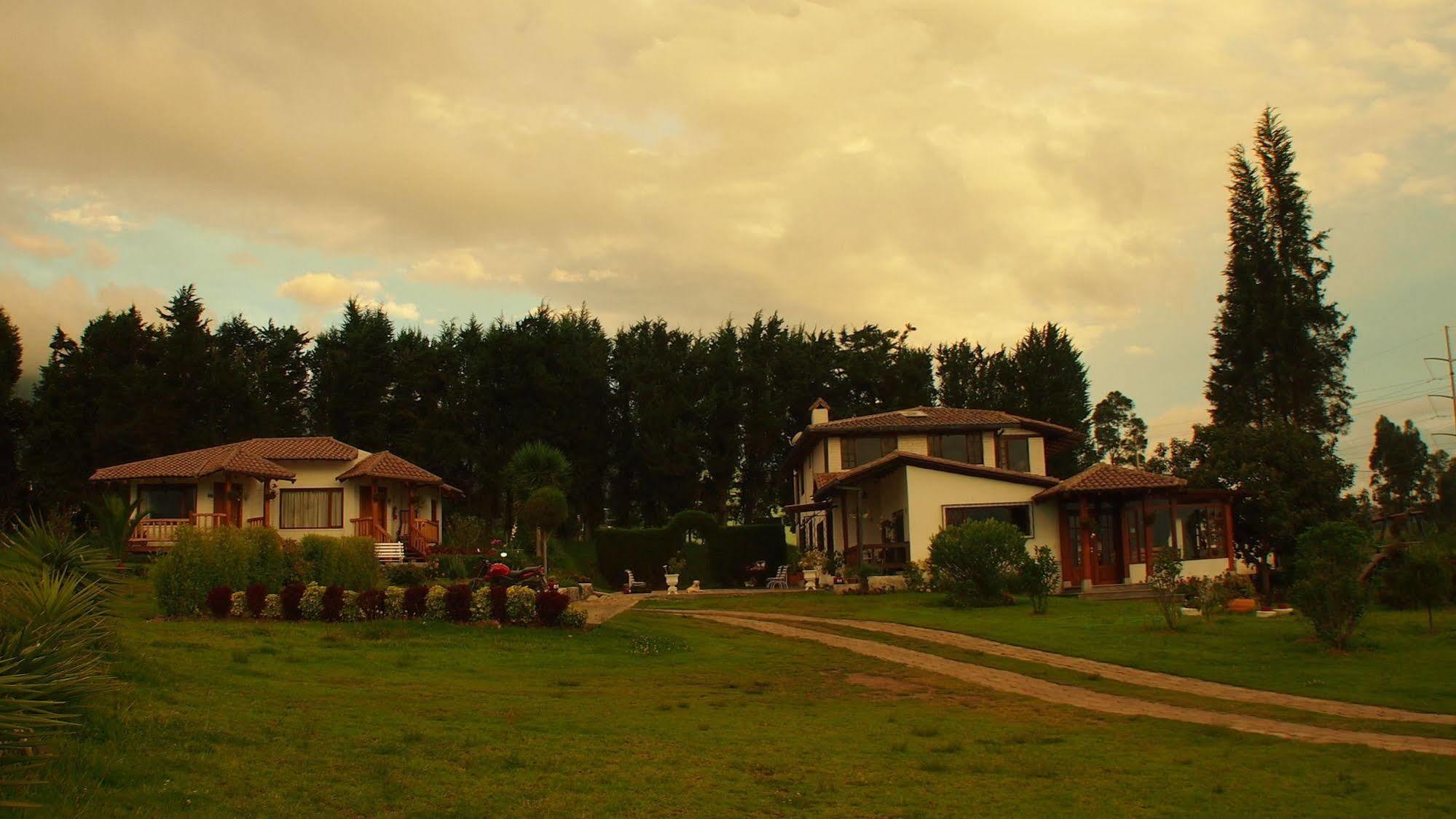 Posada Mirolindo Quito Bagian luar foto