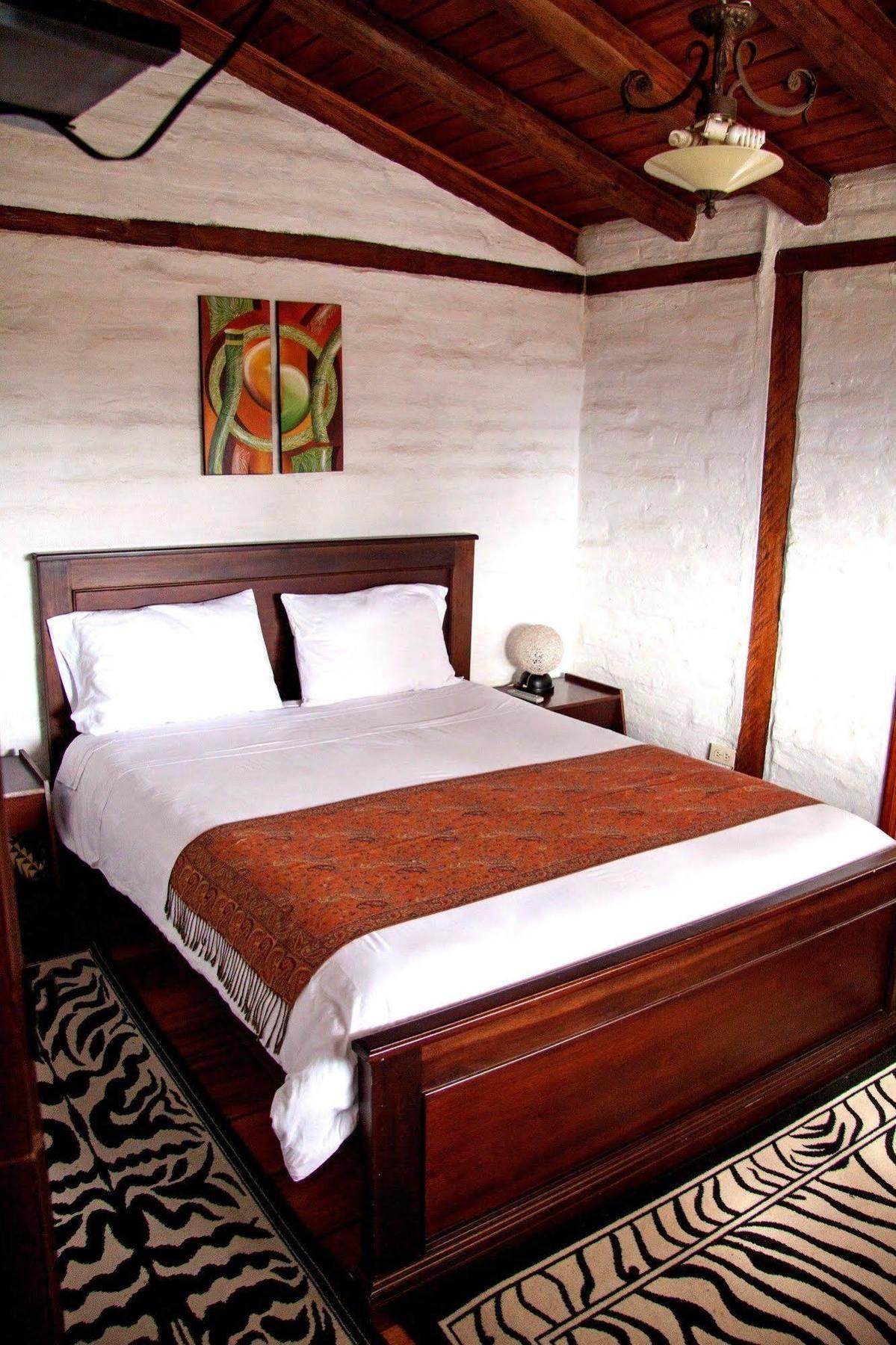 Posada Mirolindo Quito Bagian luar foto