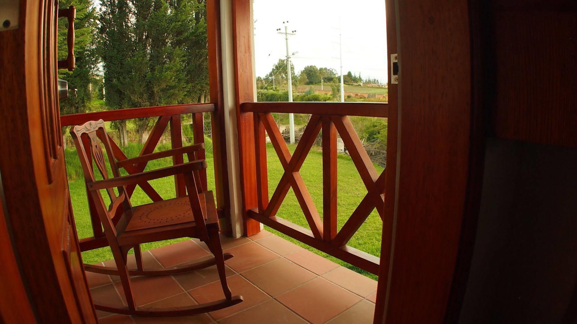 Posada Mirolindo Quito Bagian luar foto